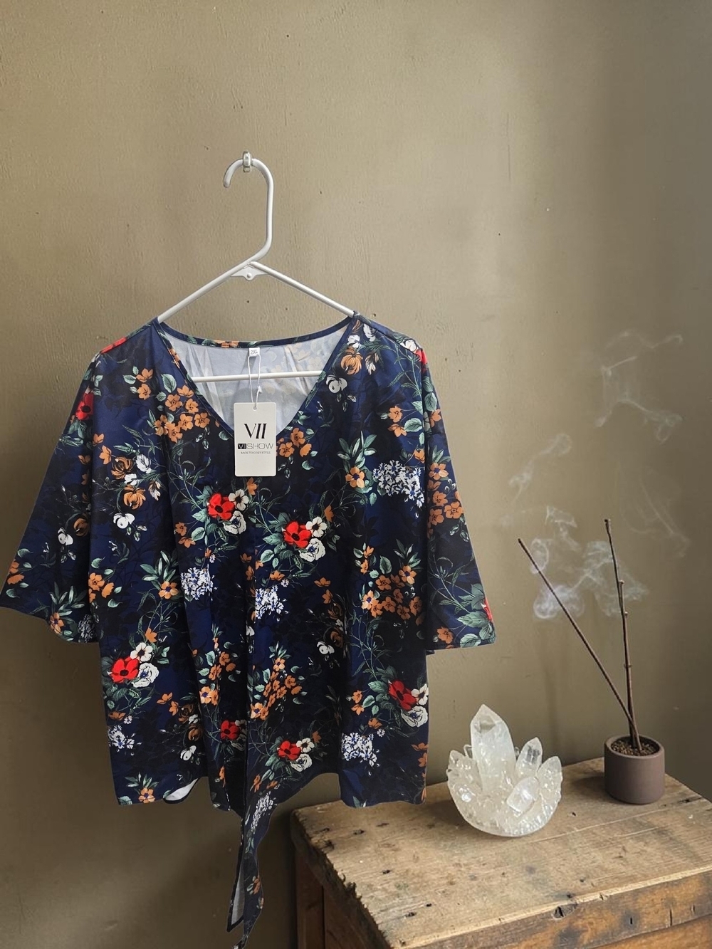 VII Show Navy Floral V-Neck Women’s Blouse